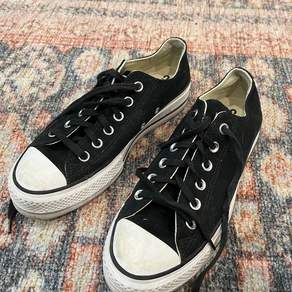 Converse Black and White platform Sneakers